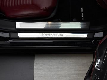 Car image 30