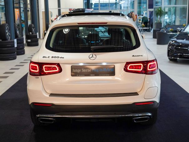 Mercedes-Benz GLC 300 de 225 kW image number 4