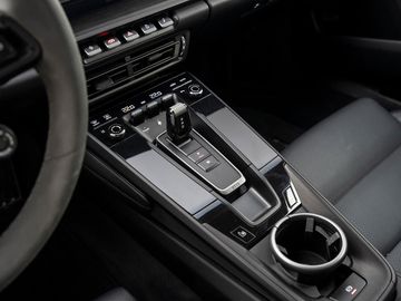 Car image 30