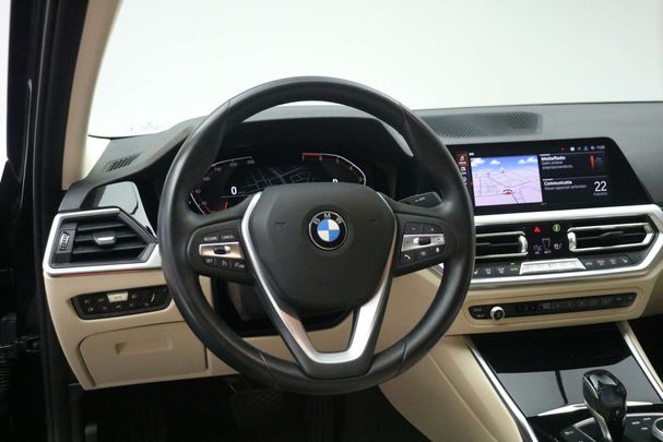 BMW 320i 135 kW image number 21