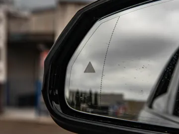 Car image 47