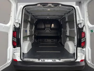 Car image 27