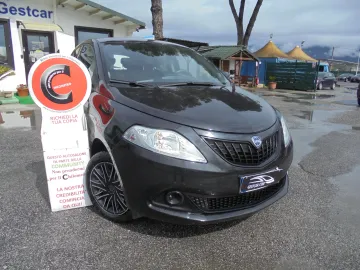 Car image 3