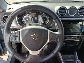 Car image 12