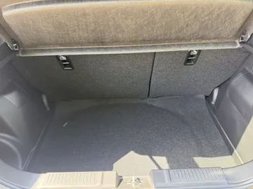 Car image 27