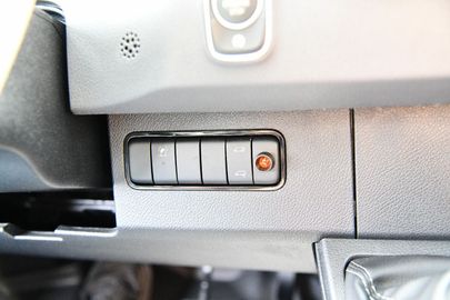 Car image 35