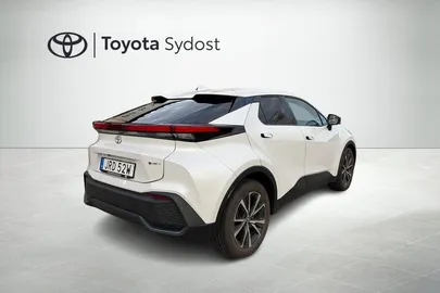 Car image 3