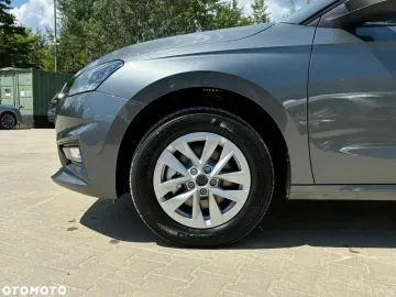 Car image 28