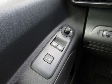 Car image 36