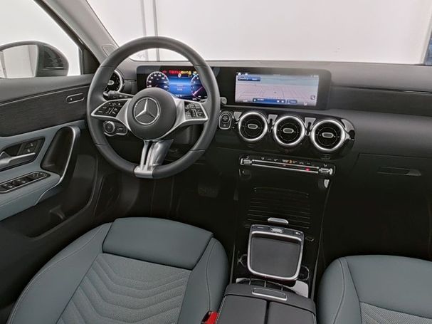 Mercedes-Benz A 200 120 kW image number 6