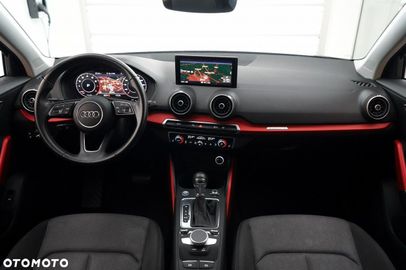 Car image 30