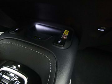 Car image 36