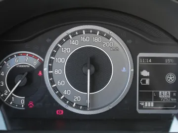 Car image 25