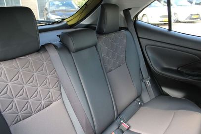 Car image 31