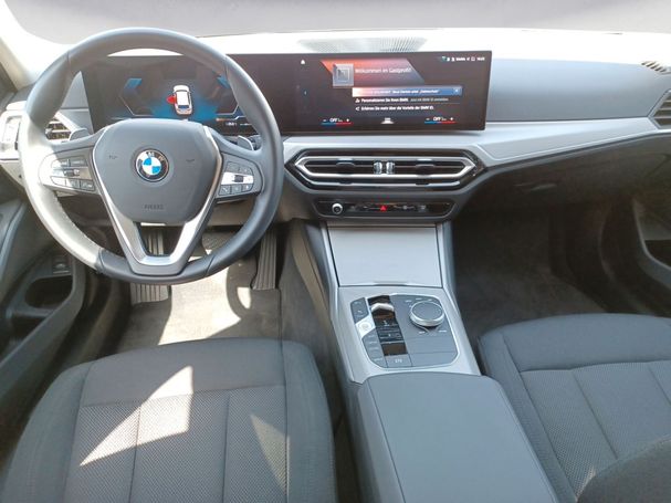 BMW 318i Touring 115 kW image number 13