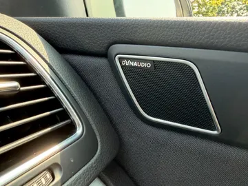 Car image 46