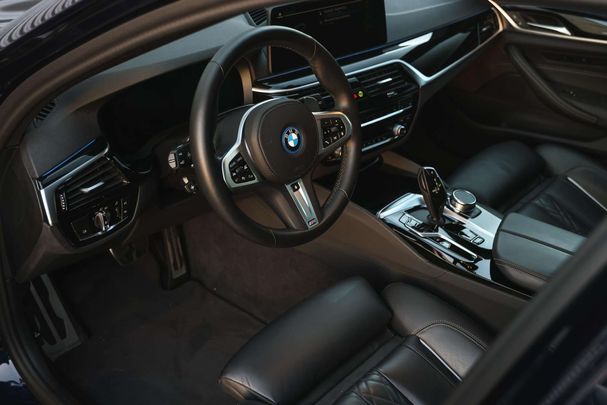 BMW 530 Touring 215 kW image number 20