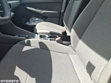 Car image 40