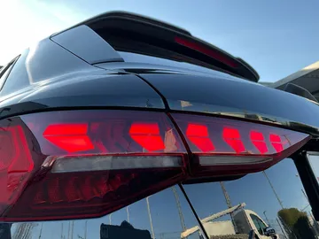 Car image 30