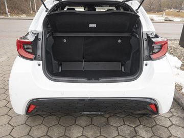 Car image 12
