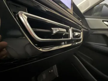 Car image 34