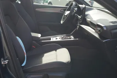 Car image 30