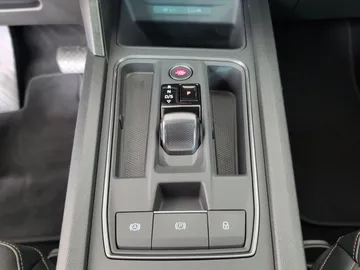 Car image 43