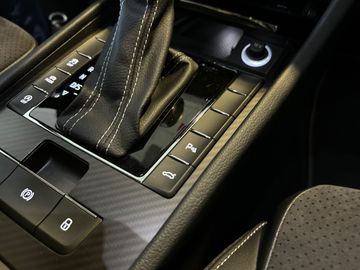 Car image 38