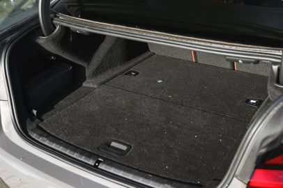 Car image 37