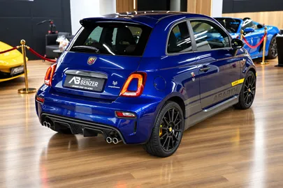 Car image 5