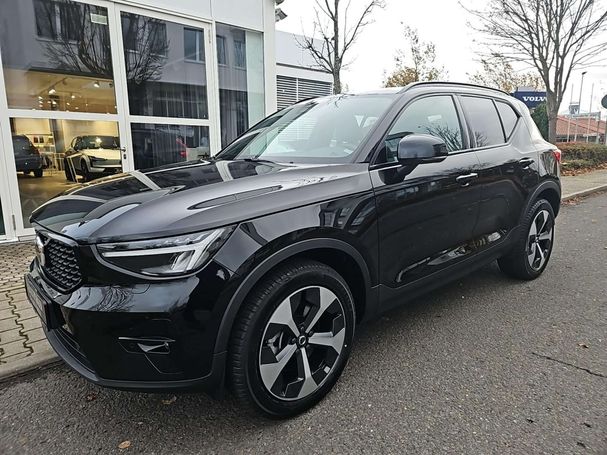 Volvo XC40 B3 Plus Dark 120 kW image number 1