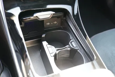 Car image 34