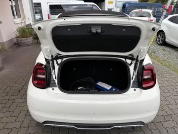 Car image 28
