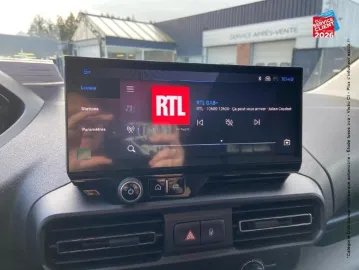 Car image 20