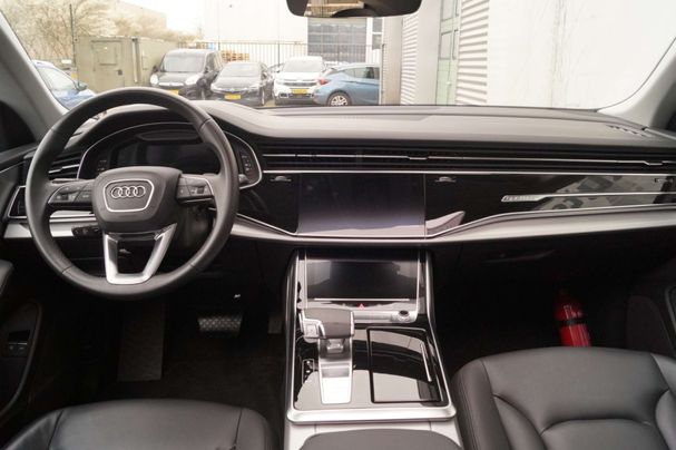 Audi Q8 55 TFSI quattro S-line 280 kW image number 10