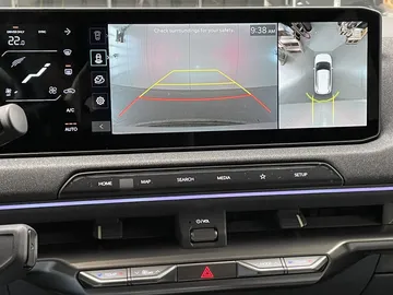 Car image 23