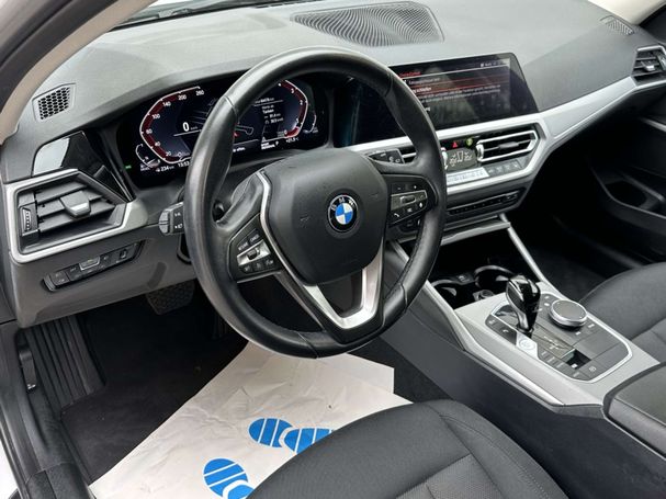 BMW 320d Touring xDrive Advantage 140 kW image number 6