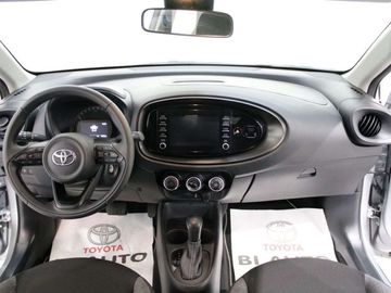 Car image 9