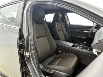 Car image 35