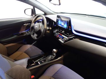 Car image 15