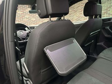 Car image 37