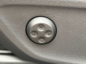 Car image 48