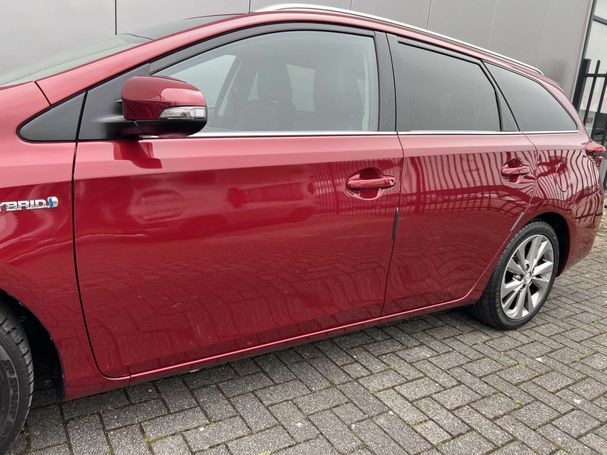 Toyota Auris Touring Sports 1.8 Hybrid Executive 100 kW image number 25