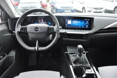 Car image 13