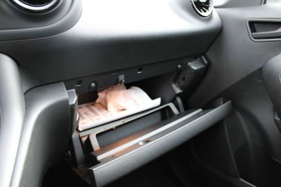 Car image 31