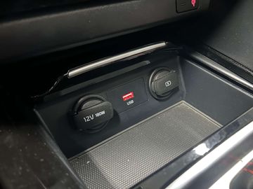 Car image 36