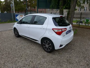 Car image 21