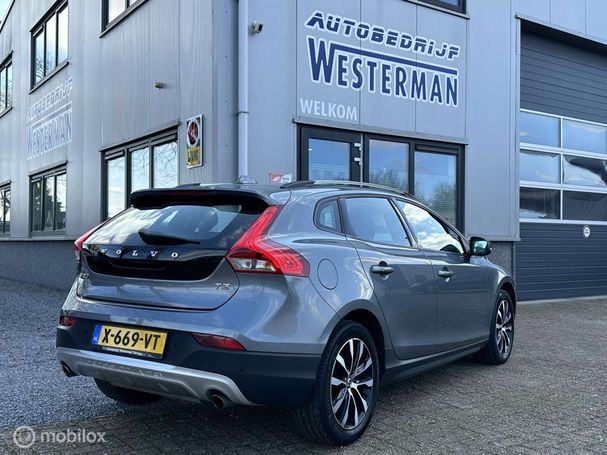 Volvo V40 Cross Country T3 112 kW image number 3