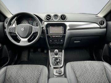 Car image 10