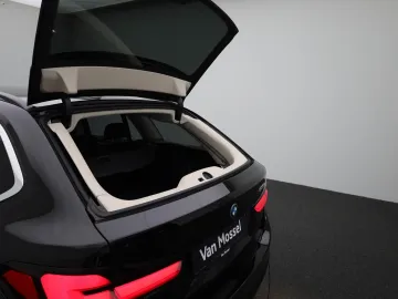 Car image 47
